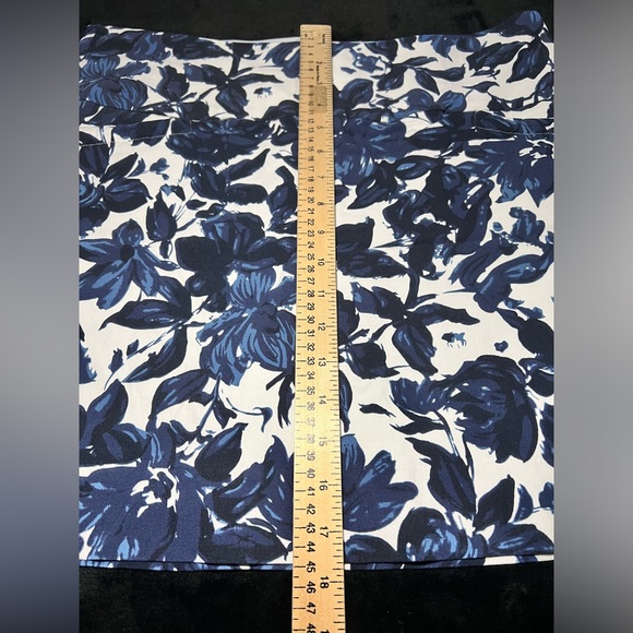S.C.&CO. WOMEN'S TUMMY CONTROL SKORT, Blue Floral Pattern, Size XL - Picture 10 of 13
